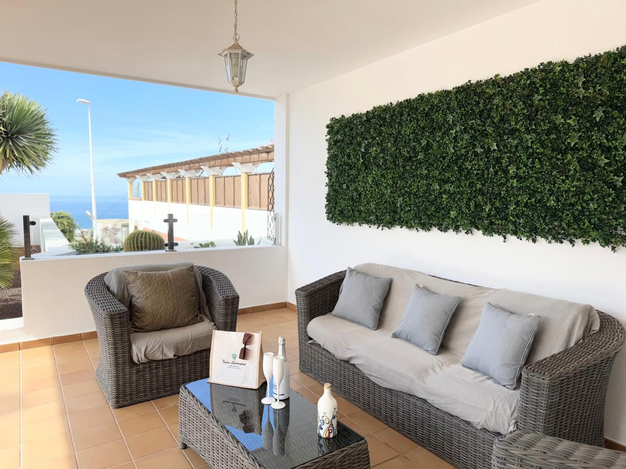 Villa Amorio A Spacious Modern Getaway With A Private Heated Pool & Sea Views أذيخي المظهر الخارجي الصورة